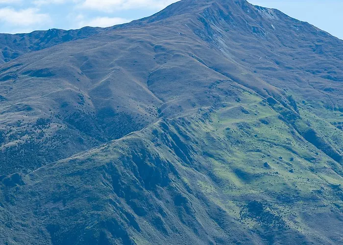 Mountains On Clearview